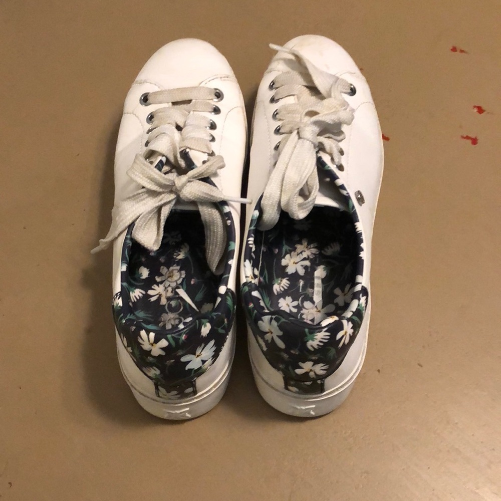 Platform sneakers
